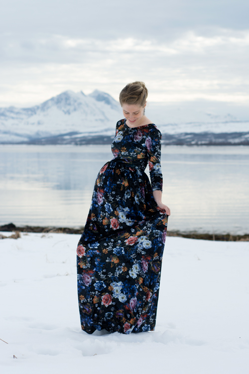 Sew Mariefleur Matenrity Velvet Dress