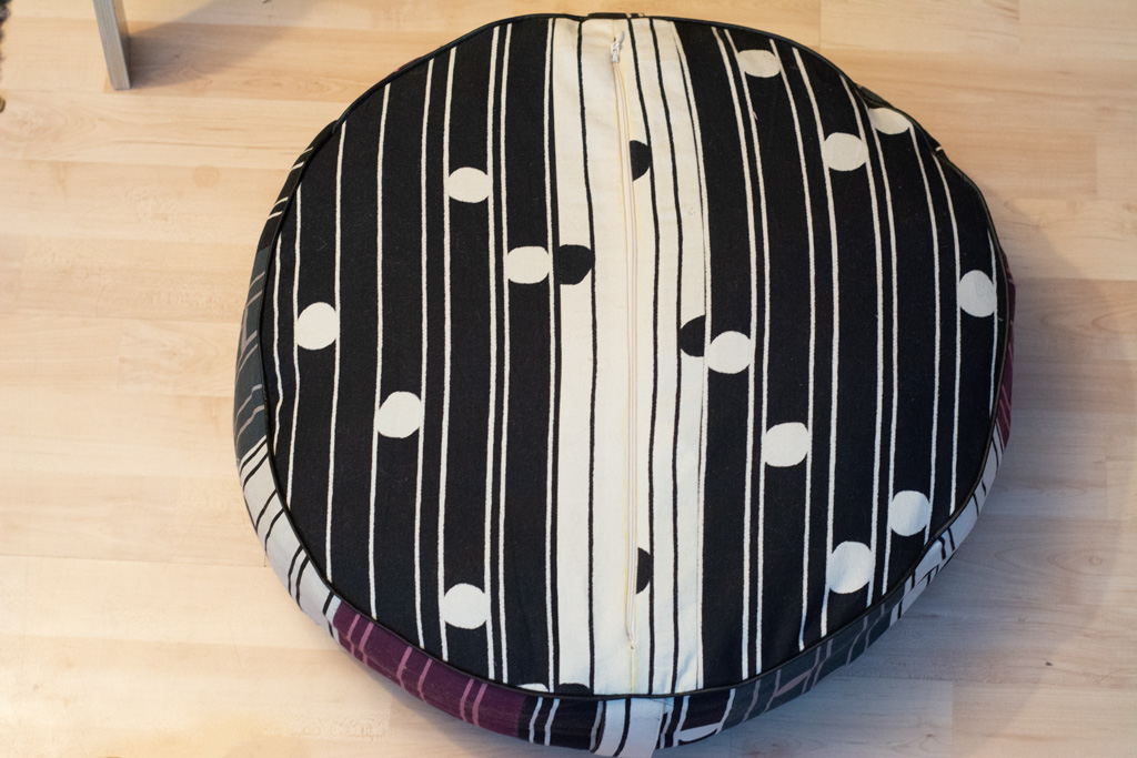 Sew Mariefleur Hello Heidi Dots Closet Core Pouf